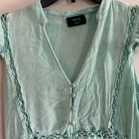 VICI dolls high low mint green ruffle button down shirt blouse - Picture 2 of 6